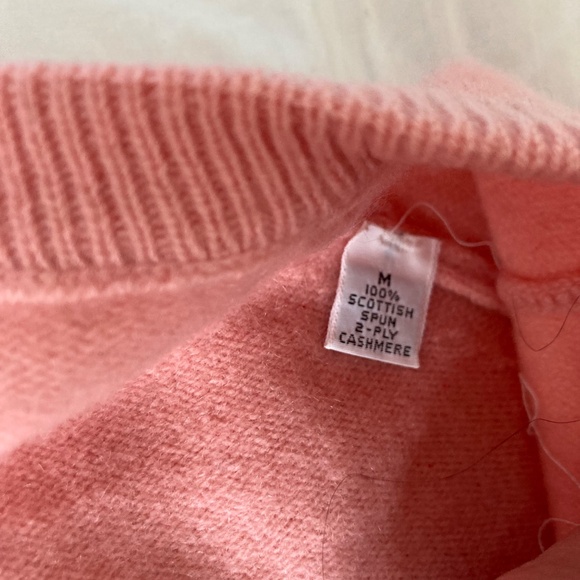 Soft powder pink cashmere sweater Lord & Taylor 2-ply Scottish yarn made in USA - Picture 3 of 7